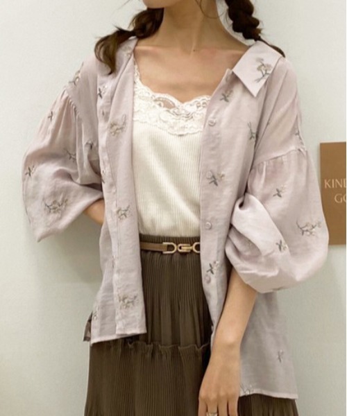 apres jour(アプレジュール)の「フラワー刺繍BIGシャツ【ZOZOTOWN限定アイテム】(シャツ/ブラウス・レディース・パープル/アイボリー/ブラウン系その他/ピンクベージュ・フリー)」の14枚目の写真