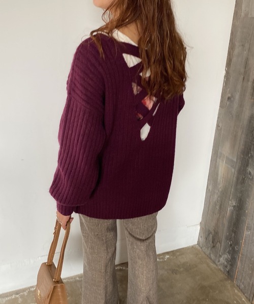 archives(アルシーヴ)の「ワイドリブ後ろレースアップニットプルオーバー(ニット/セーター・レディース・オフホワイト/グリーン/パープル/ピンクベージュ・MEDIUM)」の3枚目の写真