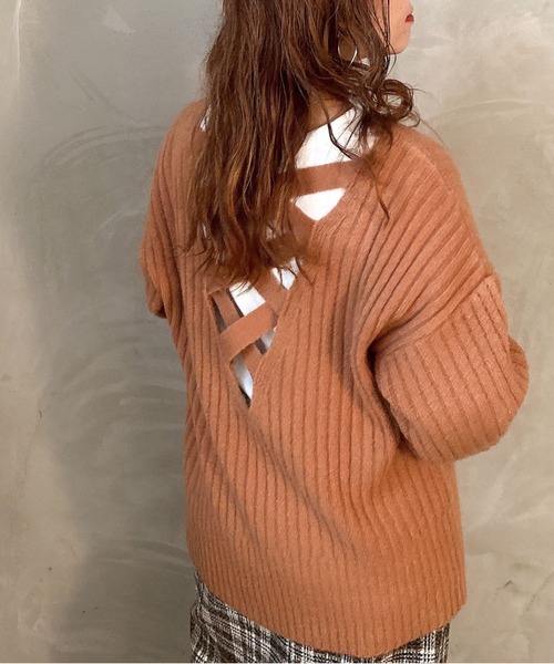 archives(アルシーヴ)の「ワイドリブ後ろレースアップニットプルオーバー(ニット/セーター・レディース・オフホワイト/グリーン/パープル/ピンクベージュ・MEDIUM)」の4枚目の写真