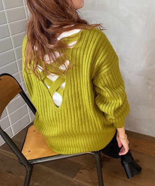 archives(アルシーヴ)の「ワイドリブ後ろレースアップニットプルオーバー(ニット/セーター・レディース・オフホワイト/グリーン/パープル/ピンクベージュ・MEDIUM)」の2枚目の写真