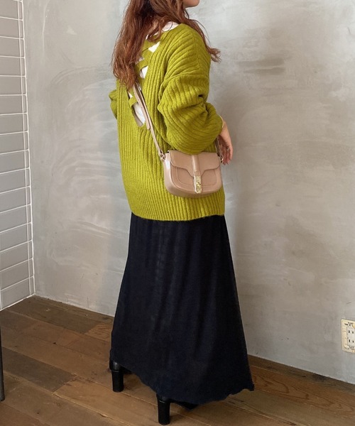 archives(アルシーヴ)の「ワイドリブ後ろレースアップニットプルオーバー(ニット/セーター・レディース・オフホワイト/グリーン/パープル/ピンクベージュ・MEDIUM)」の7枚目の写真