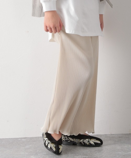 GLOBAL WORK（グローバルワーク）の「【キッズ】ホソプリーツイージーパンツ/931923（その他パンツ・キッズ・スカイブルー/オフホワイト/ダークグレー・120cm/130cm/140cm/100cm/150cm/160cm/110cm）」の2枚目の写真