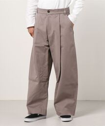 STUDIO NICHOLSON（スタジオニコルソン）の「【STUDIO NICHOLSON】 PEACHED COTTON VOLUME PLEAT PANTS（その他パンツ・メンズ）」