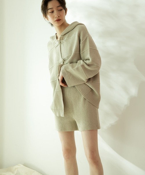 KBF(ケイビーエフ)の「カールヤーンニットショートパンツ(その他パンツ・レディース・ミント/ベージュ系その他/キャメル・ONE)」の2枚目の写真