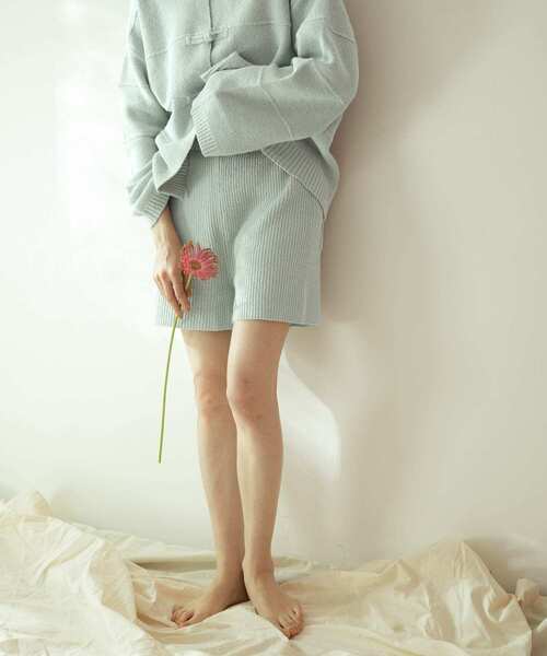 KBF(ケイビーエフ)の「カールヤーンニットショートパンツ(その他パンツ・レディース・ミント/ベージュ系その他/キャメル・ONE)」の8枚目の写真