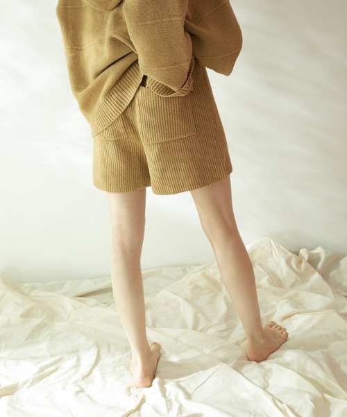 KBF(ケイビーエフ)の「カールヤーンニットショートパンツ(その他パンツ・レディース・ミント/ベージュ系その他/キャメル・ONE)」の16枚目の写真
