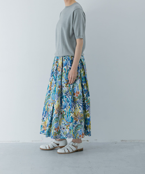 【美品】かぐれ ボタニカル リバティプリント スカート ブルー かぐれ(カグレ)の「ボタニカルリバティプリントスカート