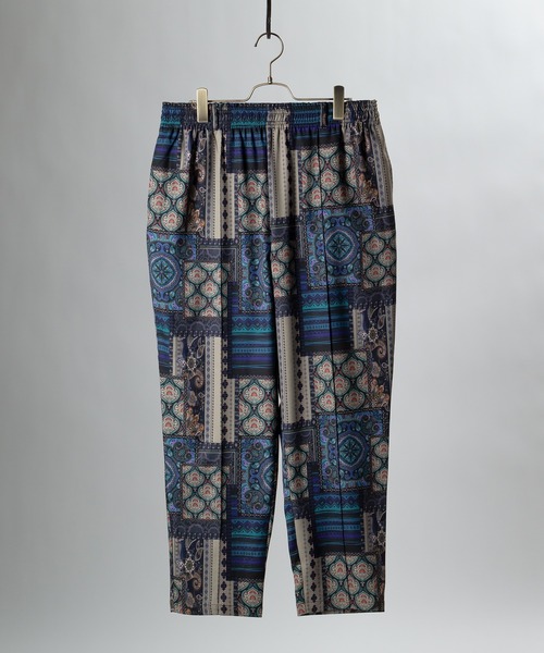 SlashDate（スラッシュデイト）の「総柄プリントとろみテーパードパンツ／ペイズリー・エスニック（その他パンツ・メンズ・ブラック系その他/ブルー系その他・M/L）」の15枚目の写真