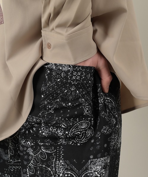 SlashDate（スラッシュデイト）の「総柄プリントとろみテーパードパンツ／ペイズリー・エスニック（その他パンツ・メンズ・ブラック系その他/ブルー系その他・M/L）」の10枚目の写真