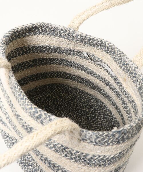 Lugnoncure(ルノンキュール)の「柄編みバッグ(トートバッグ・レディース・ブルー/ブラック・フリ-)」の4枚目の写真