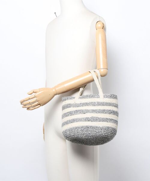 Lugnoncure(ルノンキュール)の「柄編みバッグ(トートバッグ・レディース・ブルー/ブラック・フリ-)」の5枚目の写真