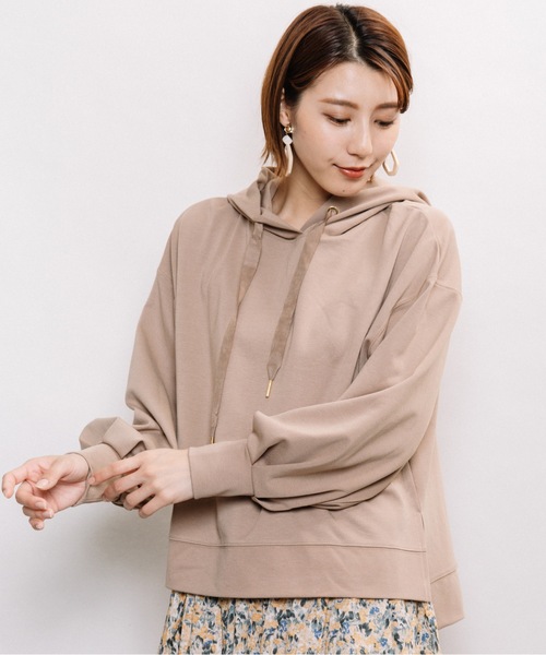 refinedworks（リファインドワークス）の「ショートフーディーPO（パーカー・レディース・オフホワイト/ベージュ/ブラック・M～Ｌ）」の3枚目の写真