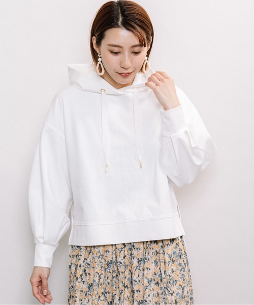 refinedworks（リファインドワークス）の「ショートフーディーPO（パーカー・レディース・オフホワイト/ベージュ/ブラック・M～Ｌ）」の4枚目の写真