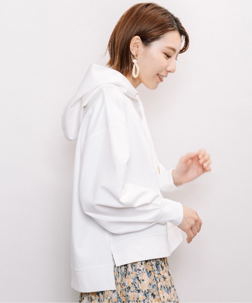 refinedworks（リファインドワークス）の「ショートフーディーPO（パーカー・レディース・オフホワイト/ベージュ/ブラック・M～Ｌ）」の5枚目の写真