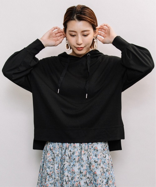 refinedworks（リファインドワークス）の「ショートフーディーPO（パーカー・レディース・オフホワイト/ベージュ/ブラック・M～Ｌ）」の10枚目の写真