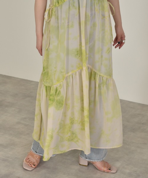 w closet（ダブルクローゼット）の「タイダイウエストサイドリボンティアードキャミワンピース（ワンピース・レディース・ライム/モカ・FREE）」の9枚目の写真