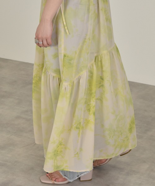 w closet（ダブルクローゼット）の「タイダイウエストサイドリボンティアードキャミワンピース（ワンピース・レディース・ライム/モカ・FREE）」の12枚目の写真