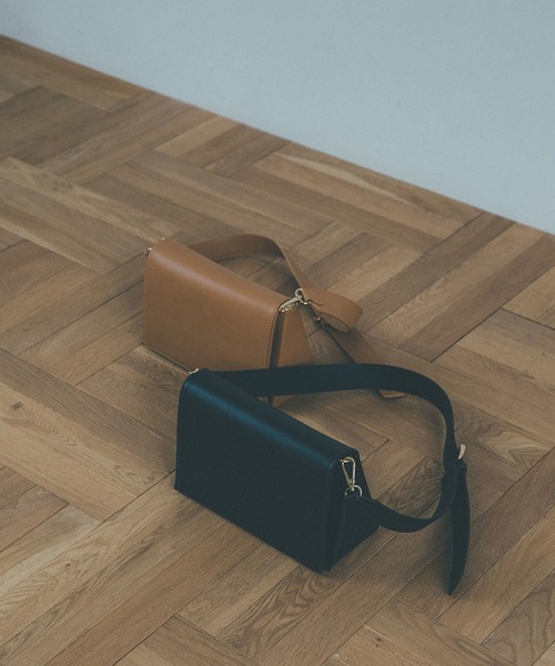 CLANE（クラネ）の「【CLANE(クラネ)】トライアングルバッグ 10116-8622（ショルダーバッグ・レディース・ブラック・FREE）」の4枚目の写真