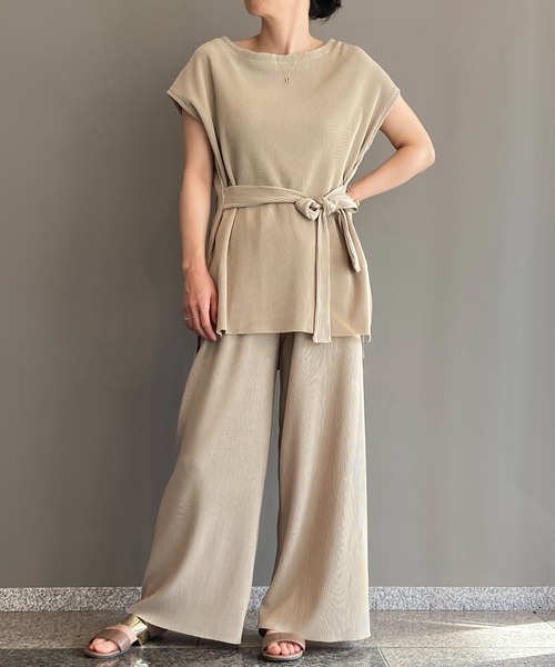 Grand PARK(グランドパーク)の「ウエストリボンチュニック&ワイドパンツセットアップ(アンサンブル・レディース・ブラック/ベージュ/キャメル・FREE)」の2枚目の写真