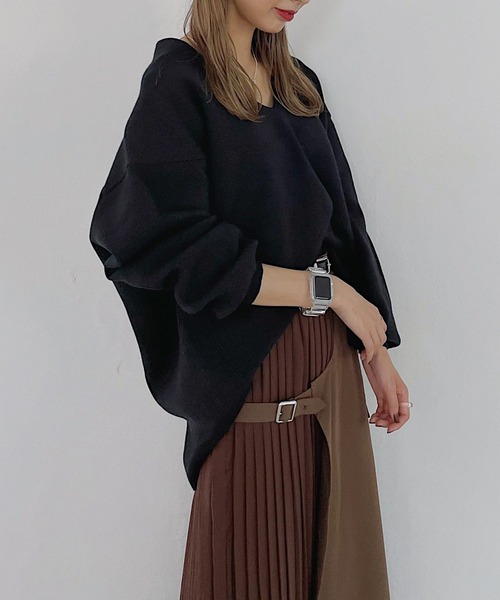 PAGEBOY（ページボーイ）の「VネックBIGプルオーバー（ニット/セーター・レディース・オフホワイト/ブラック/ブラウン系その他/グレイッシュベージュ/アクア・FREE）」の3枚目の写真