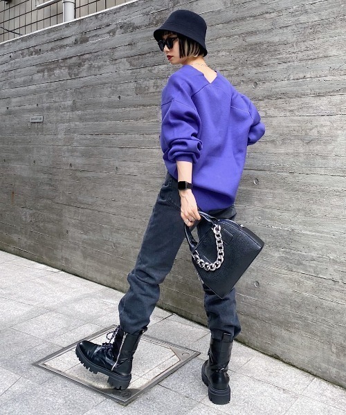 PAGEBOY（ページボーイ）の「VネックBIGプルオーバー（ニット/セーター・レディース・オフホワイト/ブラック/ブラウン系その他/グレイッシュベージュ/アクア・FREE）」の14枚目の写真