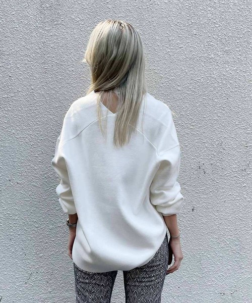 PAGEBOY（ページボーイ）の「VネックBIGプルオーバー（ニット/セーター・レディース・オフホワイト/ブラック/ブラウン系その他/グレイッシュベージュ/アクア・FREE）」の8枚目の写真