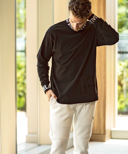 1PIU1UGUALE3  RELAX （ウノピゥウノウグァーレトレ リラックス）の「1PIU1UGUALE3 RELAX(ウノピゥウノウグァーレトレ)ワイドネックロゴ長袖Tシャツ（Tシャツ/カットソー・メンズ・ホワイト/ブラック・S/M/L/XL/XXL）」の3枚目の写真