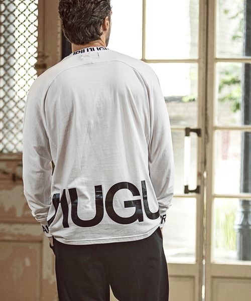 1PIU1UGUALE3  RELAX （ウノピゥウノウグァーレトレ リラックス）の「1PIU1UGUALE3 RELAX(ウノピゥウノウグァーレトレ)ワイドネックロゴ長袖Tシャツ（Tシャツ/カットソー・メンズ・ホワイト/ブラック・S/M/L/XL/XXL）」の5枚目の写真