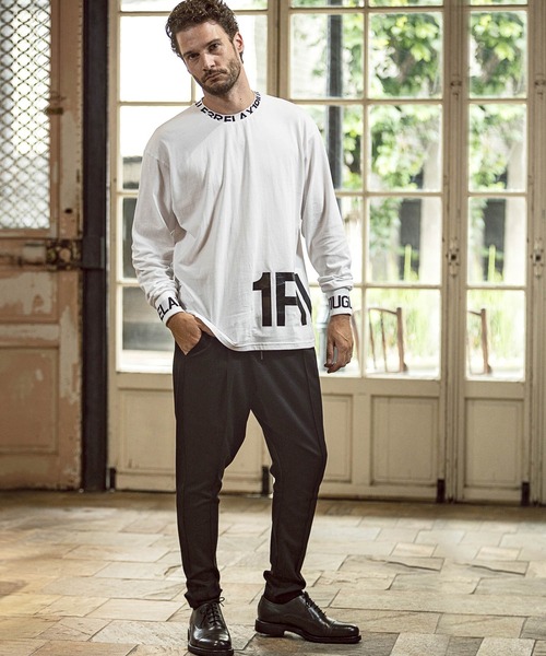 1PIU1UGUALE3  RELAX （ウノピゥウノウグァーレトレ リラックス）の「1PIU1UGUALE3 RELAX(ウノピゥウノウグァーレトレ)ワイドネックロゴ長袖Tシャツ（Tシャツ/カットソー・メンズ・ホワイト/ブラック・S/M/L/XL/XXL）」の14枚目の写真