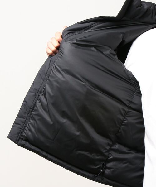 Reebok（リーボック）の「CL CORE SHORT DOWN JKT（ダウンジャケット/コート・メンズ・ブラック×ホワイト・X-LARGE/LARGE/XX-LARGE/SMALL/XXX-LARGE/MEDIUM）」の2枚目の写真