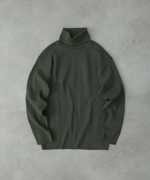 PUBLIC TOKYO(パブリックトウキョウ)の「【洗える】リラックスフィットタートルネックニット(ニット/セーター・メンズ・ブラック/サックスブルー/アイボリー/ミント/ライトベージュ/ベージュ/ブルー系その他/ダークグレー/グリーン/カーキ/ネイビー・1/2)」の7枚目の写真