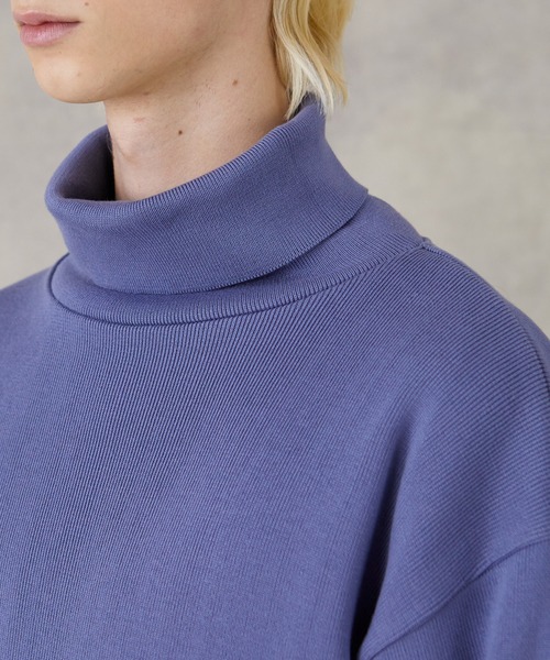 PUBLIC TOKYO(パブリックトウキョウ)の「【洗える】リラックスフィットタートルネックニット(ニット/セーター・メンズ・ブラック/サックスブルー/アイボリー/ミント/ライトベージュ/ベージュ/ブルー系その他/ダークグレー/グリーン/カーキ/ネイビー・1/2)」の10枚目の写真