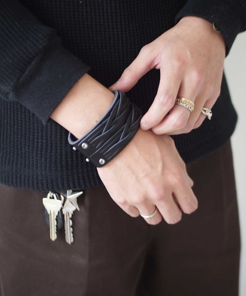 dictionary(ディクショナリー)の「【 DICTIONARY / ディクショナリー 】 フリンジ レザー ブレスレット(ブレスレット・メンズ・ブラック/ブラウン・FREE)」の2枚目の写真