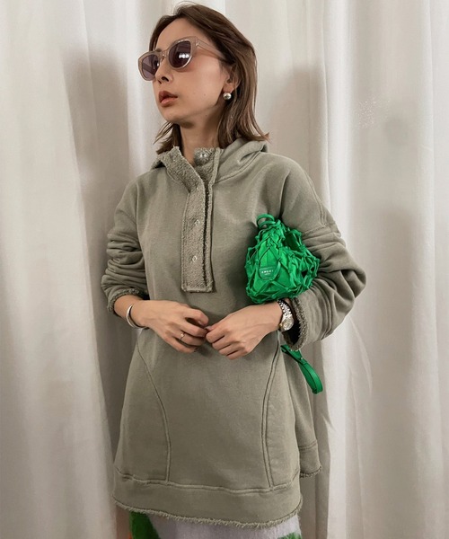 Ameri（アメリ）の「REVERSIBLE SWITZER SWEAT HOODIE（パーカー・レディース・ブラック/グレー/セージグリーン・FREE）」の19枚目の写真