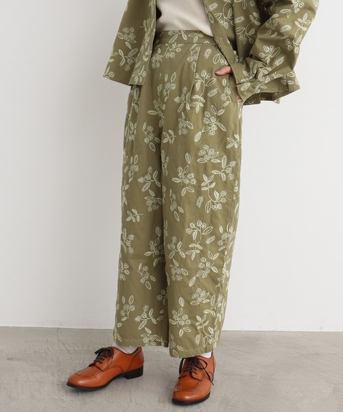 chambre de charme（シャンブルドゥシャーム）の「cdc　ヒメイチゴノキ刺繍 みじかめパンツ（その他パンツ・レディース・ブラック/カーキ・FREE）」の14枚目の写真