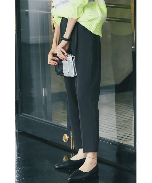 &. NOSTALGIA(アンドドットノスタルジア)の「センタープレステーパードパンツ(その他パンツ・レディース・ブラック/ベージュ/イエロー/グリーン/ラベンダー/アイボリー/パープル/ブラウン/グレー/ピンク/ホワイト・FREE)」の4枚目の写真