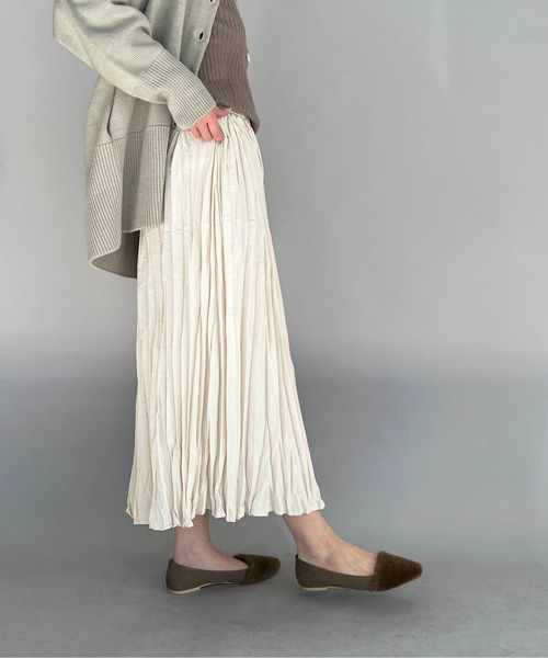 PICCIN(ピッチン)の「ワッシャープリーツロングスカート(スカート・レディース・アイボリー/ブラック/ライム・M)」の4枚目の写真