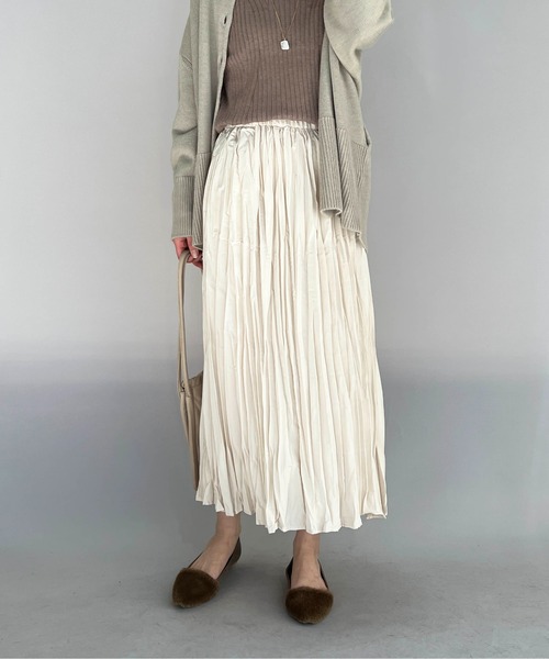 PICCIN(ピッチン)の「ワッシャープリーツロングスカート(スカート・レディース・アイボリー/ブラック/ライム・M)」の7枚目の写真