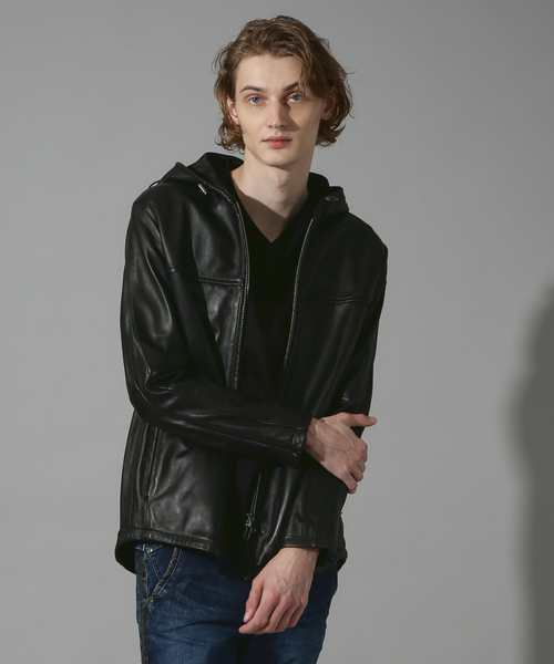 5351 POUR LES HOMMES(ゴーサンゴーイチプールオム)の「ジップアップ レザーパーカー ブルゾン(ライダースジャケット・メンズ・ホワイト/ブラック・44/46/48/50)」の2枚目の写真