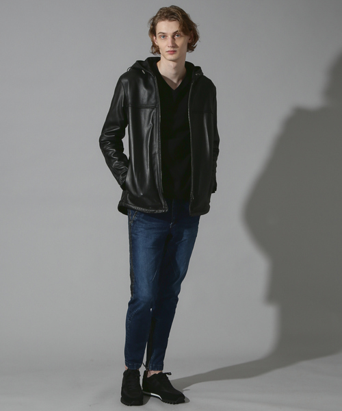 5351 POUR LES HOMMES(ゴーサンゴーイチプールオム)の「ジップアップ レザーパーカー ブルゾン(ライダースジャケット・メンズ・ホワイト/ブラック・44/46/48/50)」の11枚目の写真