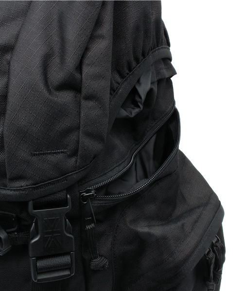 karrimor(カリマー)の「【karrimor SF】SABRE 35L(バックパック/リュック・メンズ・ブラック/オリーブ・FREE)」の8枚目の写真