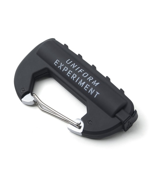 uniform experiment(ユニフォームエクスペリメント)の「BATTERY CARABINER(キーホルダー・メンズ・ブラック・FREE)」の1枚目の写真