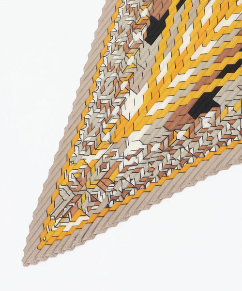 LBC（エルビーシー）の「シュシュ付き3WAYスカーフ　幾何柄（バンダナ/スカーフ・レディース・イエロー・FREE）」の4枚目の写真