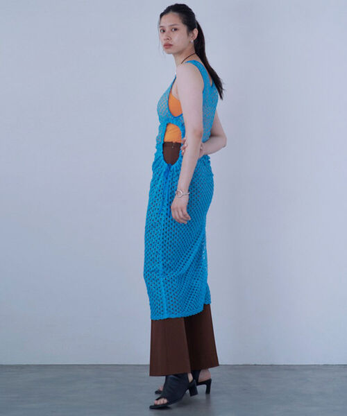 Ray BEAMS(レイビームス)の「Ray BEAMS / サイド カットアウト パンツ(その他パンツ・レディース・ダークブラウン/クリーム・1/0)」の6枚目の写真