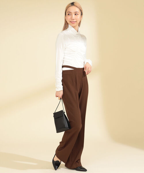 Ray BEAMS(レイビームス)の「Ray BEAMS / サイド カットアウト パンツ(その他パンツ・レディース・ダークブラウン/クリーム・1/0)」の11枚目の写真