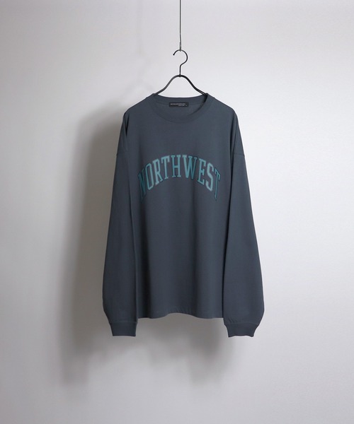 Confirm(コンファーム)の「Confirm / コンファーム カレッジロゴルーズシルエットロンT(Tシャツ/カットソー・メンズ・ホワイト/サンドグレー/ダークブルー/チャコールグレー/ナチュラル/グレイッシュベージュ・M/L)」の6枚目の写真