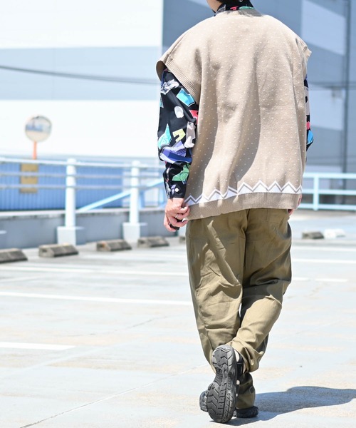 Anytime Songs(エニータイムソングス)の「バーズアイジャガード ビッグベスト(ベスト・メンズ・ベージュ/グリーン/杢グレー・MEDIUM/LARGE/X-LARGE)」の17枚目の写真