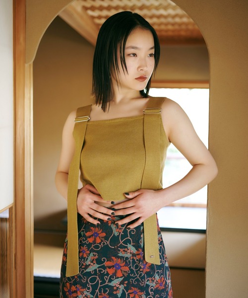 TINA：JOJUN（ティーナジョジュン）の「ベルト付き ニットベスト TINA：JOJUN（ベスト・レディース・ホワイト/イエロー/ブルー・M）」の3枚目の写真