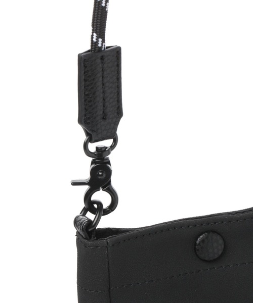 niko and...（ニコアンド）の「パラコードフェイクスウェードショルダー（ショルダーバッグ・メンズ・グレー/ブラック/グリーン/マスタード/オレンジ/ブラウン・FREE）」の17枚目の写真