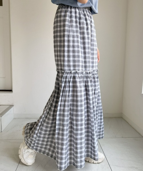 at12:03（アットイチニーゼロサン）の「ティアードスリットロングスカート（スカート・レディース・ホワイト・FREE）」の5枚目の写真